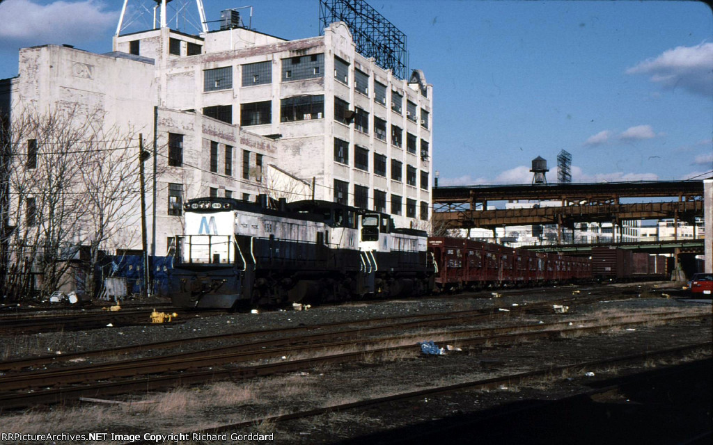 Two LIRR MP-15s